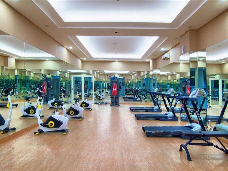 Golden Tulip Essential 3* Makassar